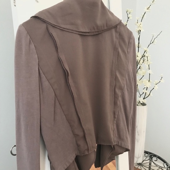 SOLD on Mercari! ❤️ Mauve Soft Lightweight Jacket - Picture 4 of 7